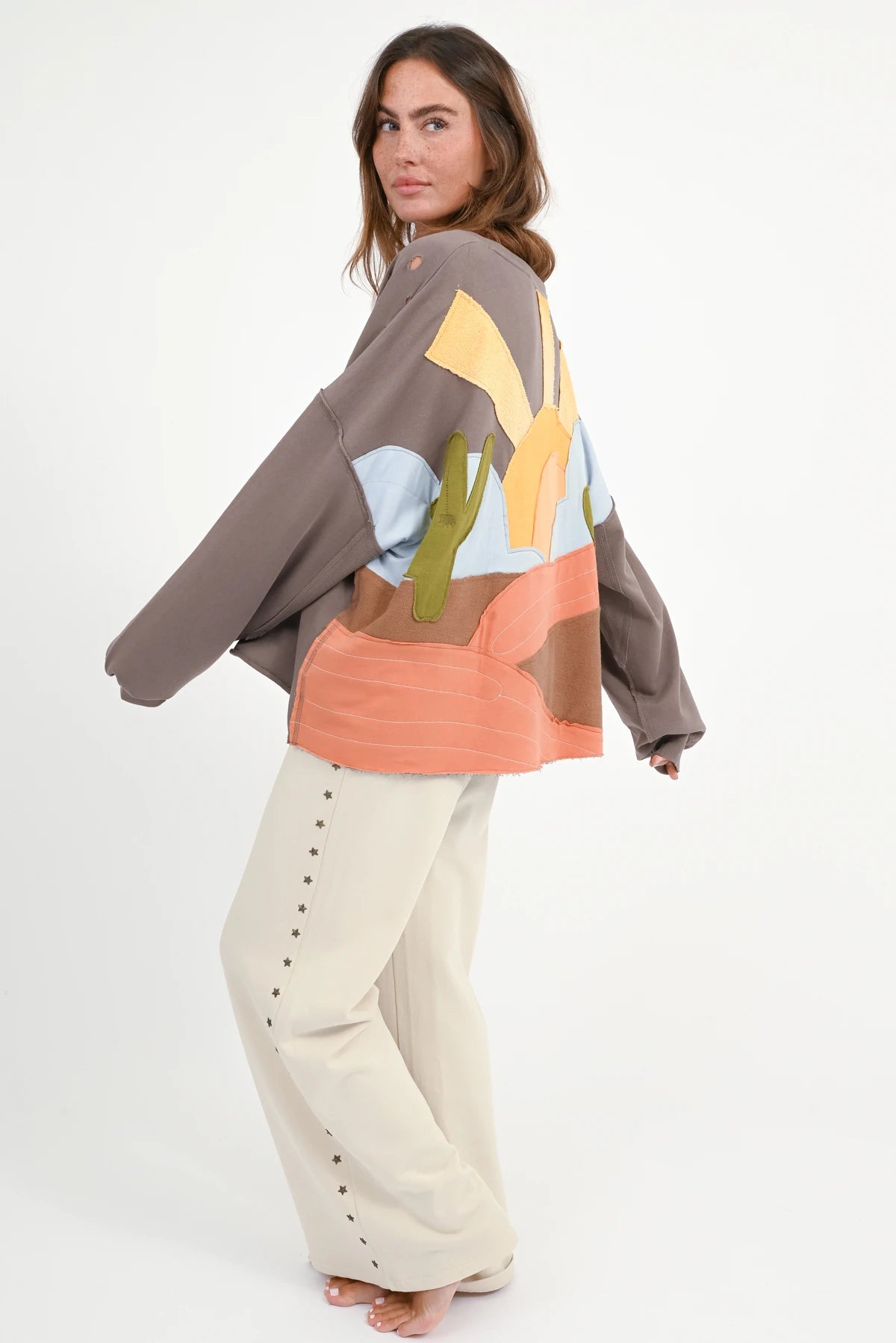 Sweat-shirt Bira oversize avec écusson au dos - Prêt