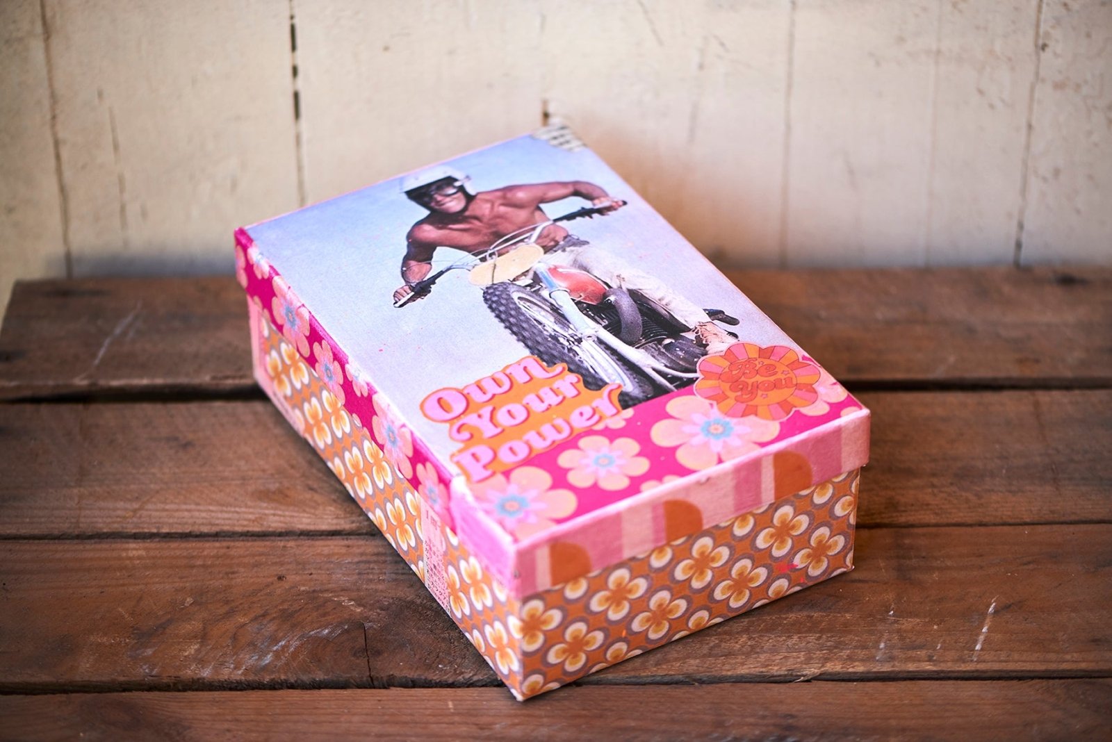 Handgefertigte Boxen mit Deckel - Love Joy Victory