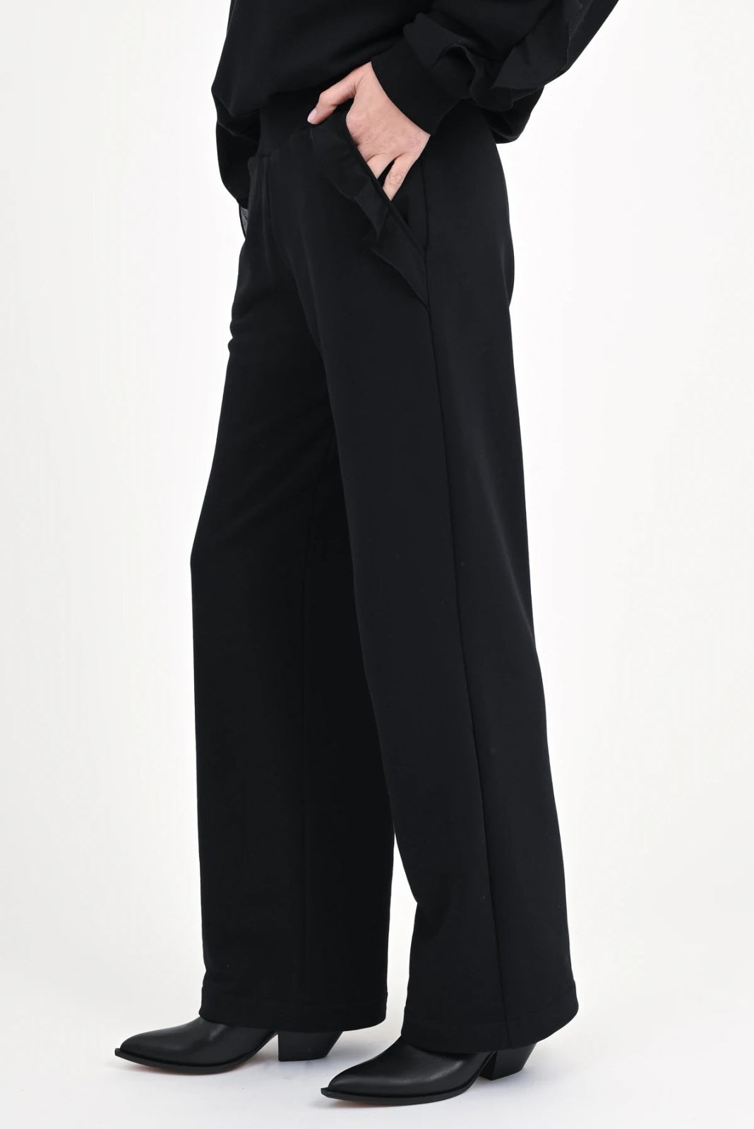 Hose mit Volant Val - Love Joy Victory