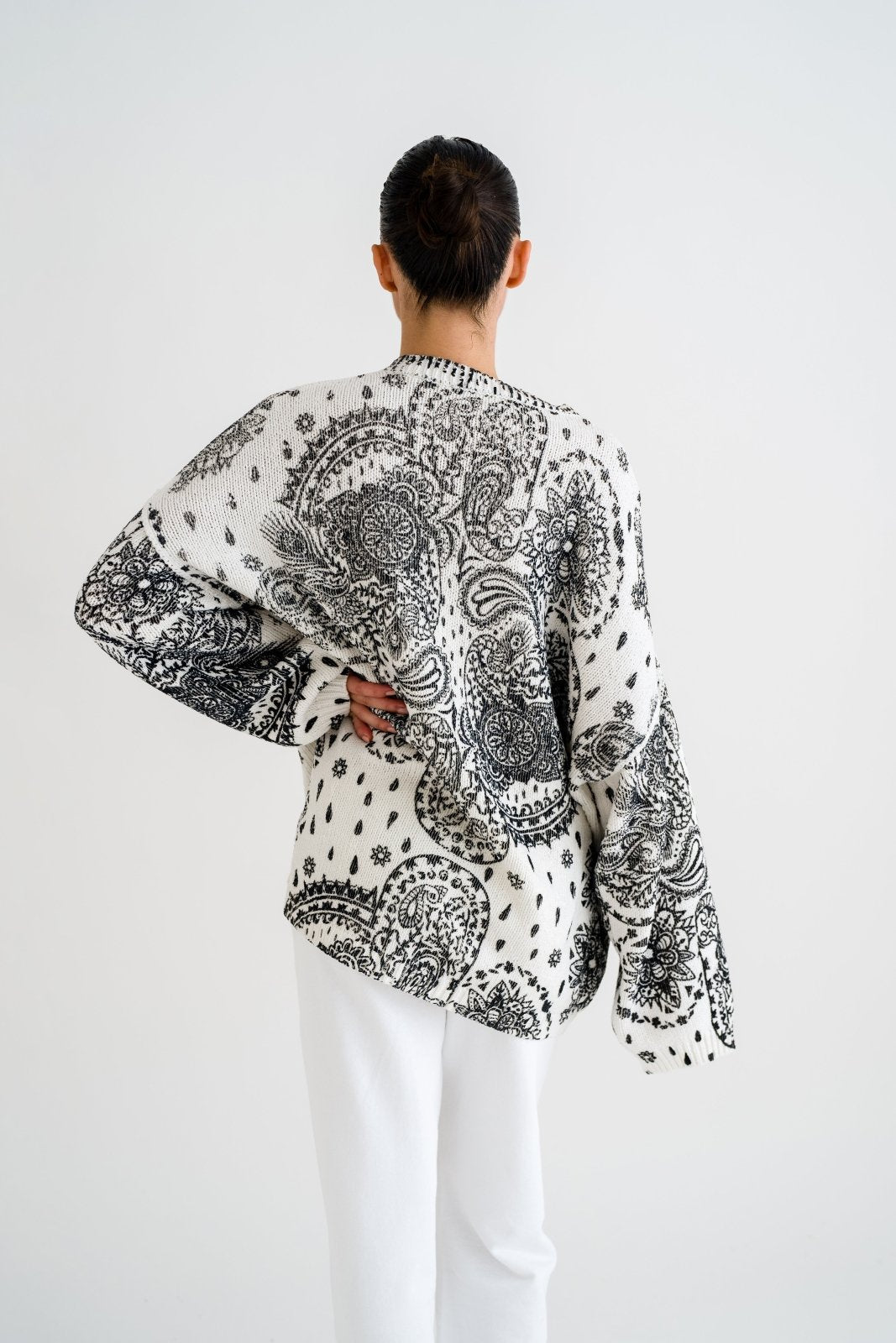 Strickpullover mit Allover - Print - Love Joy Victory