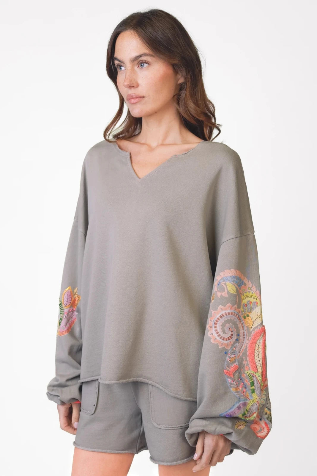 Sweatshirt Alamosa mit Stickerei - Love Joy Victory
