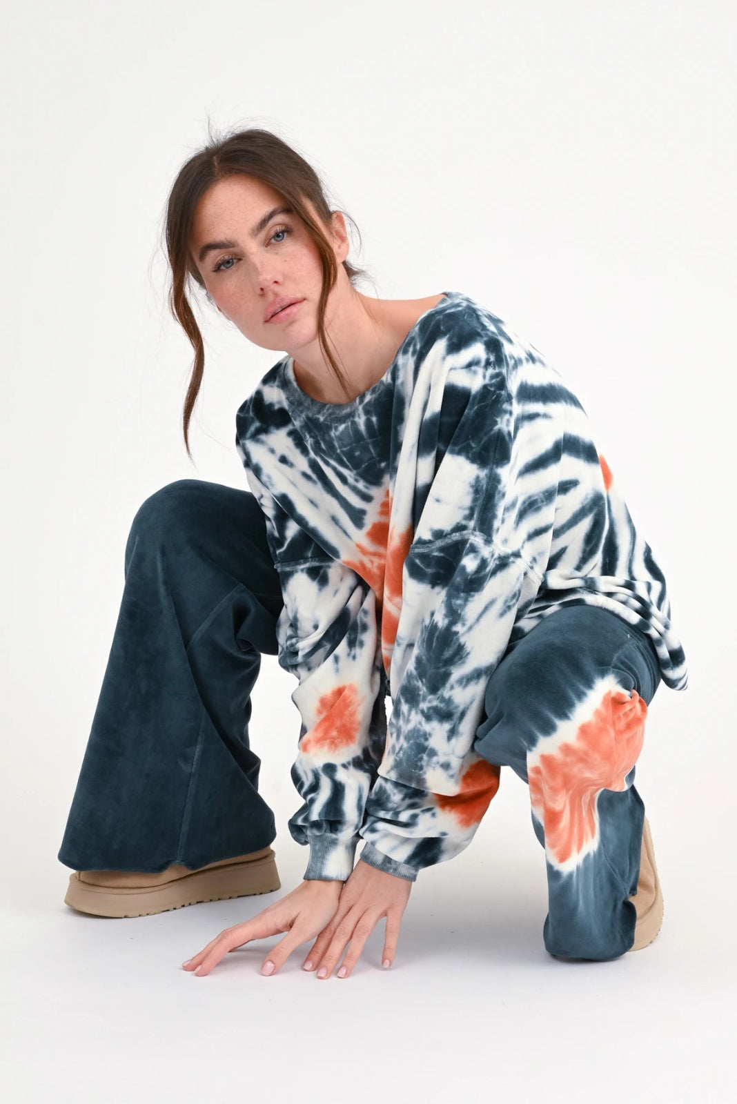 Sweatshirt Batik Lulu - Love Joy Victory