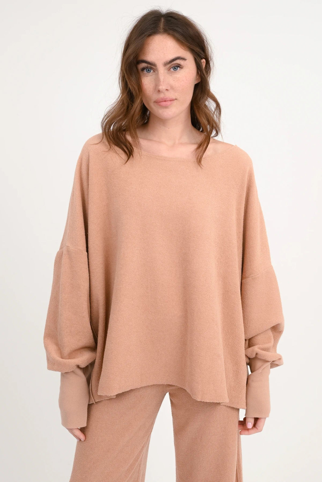 Sweatshirt Hilda - Love Joy Victory