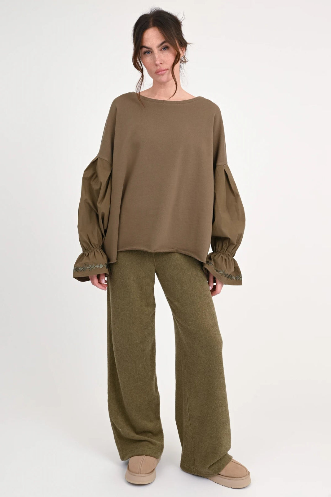 Sweatshirt mit Materialmix Salem - Love Joy Victory
