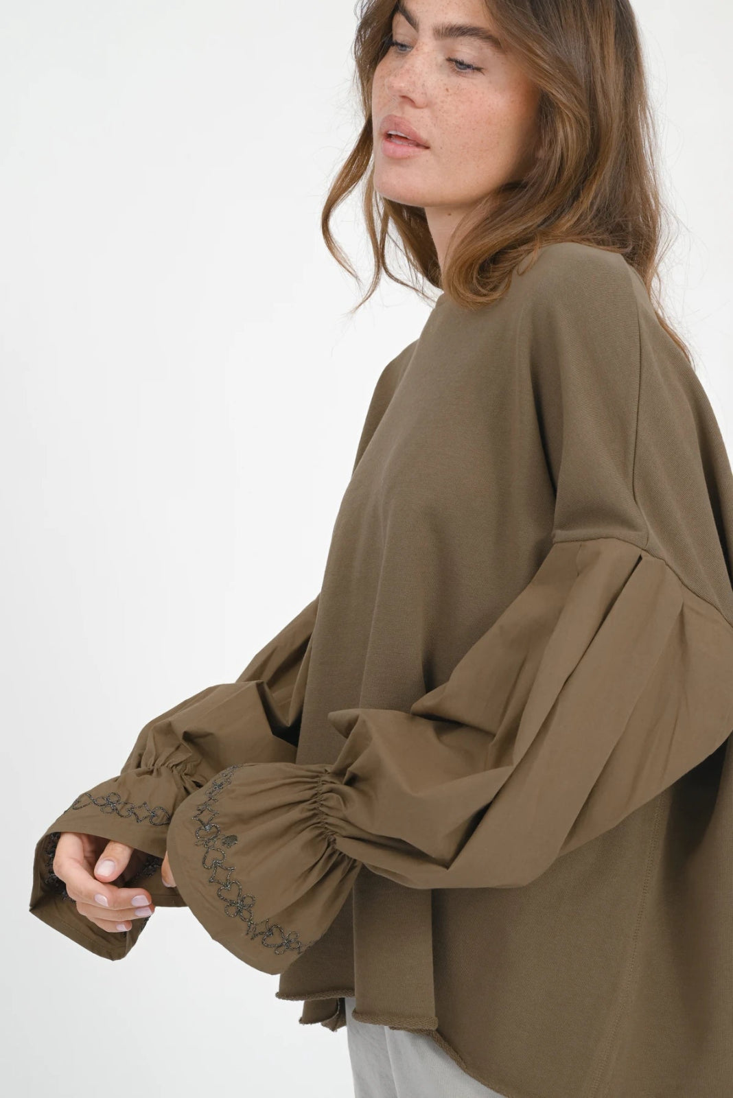 Sweatshirt mit Materialmix Salem - Love Joy Victory