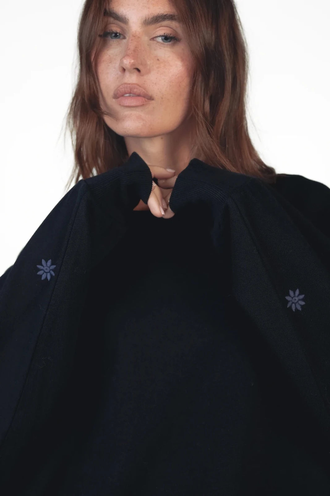 Sweatshirt mit Rückenstickerei Lorida - Love Joy Victory