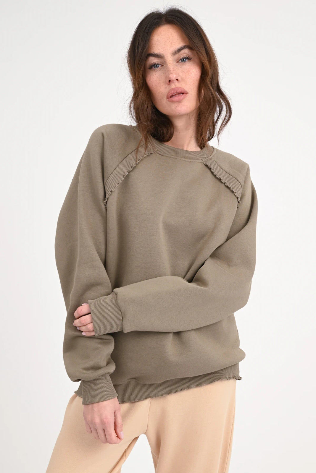 Sweatshirt mit Rüschen Bodony - Love Joy Victory
