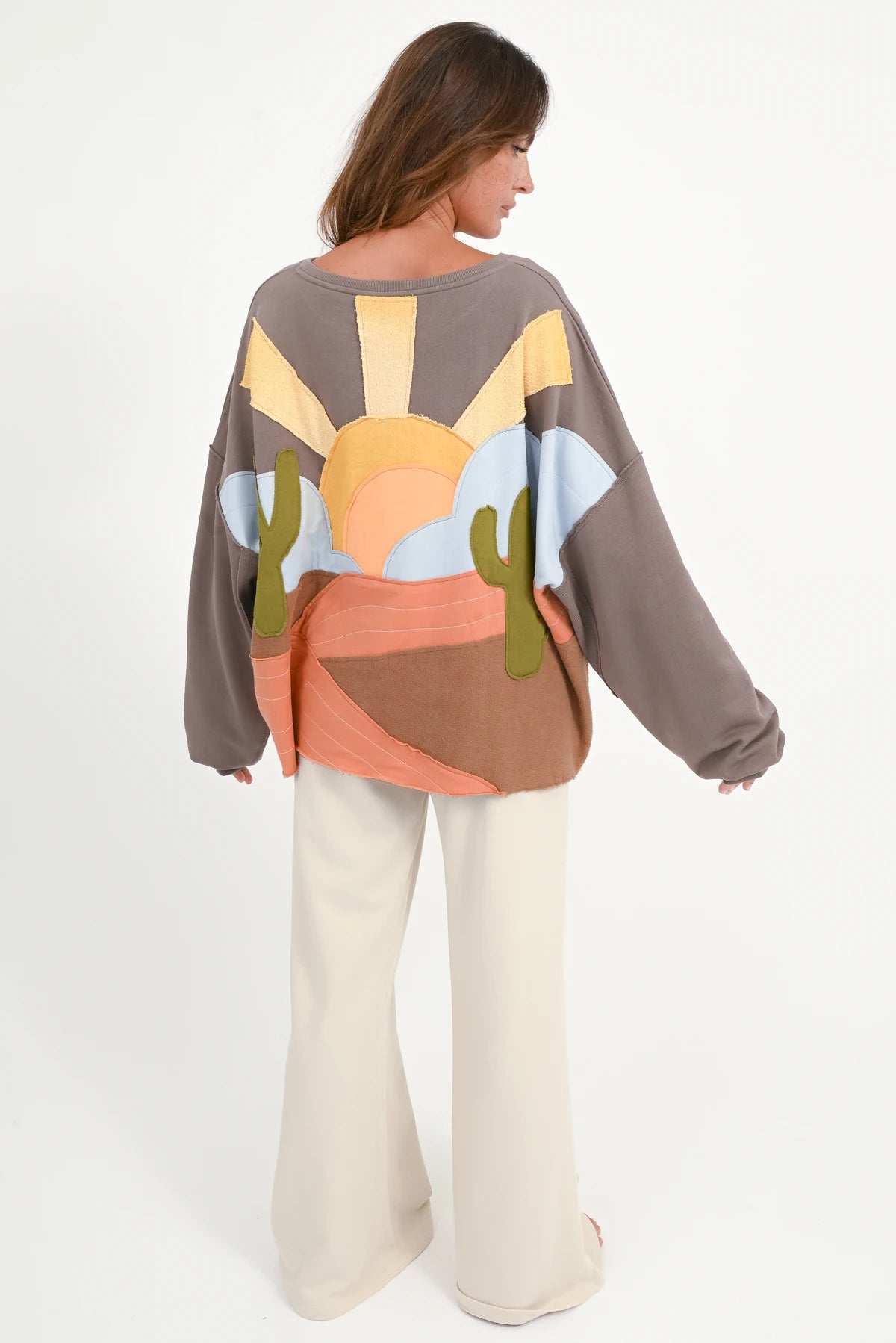 Sweat-shirt Bira oversize avec écusson au dos - Prêt