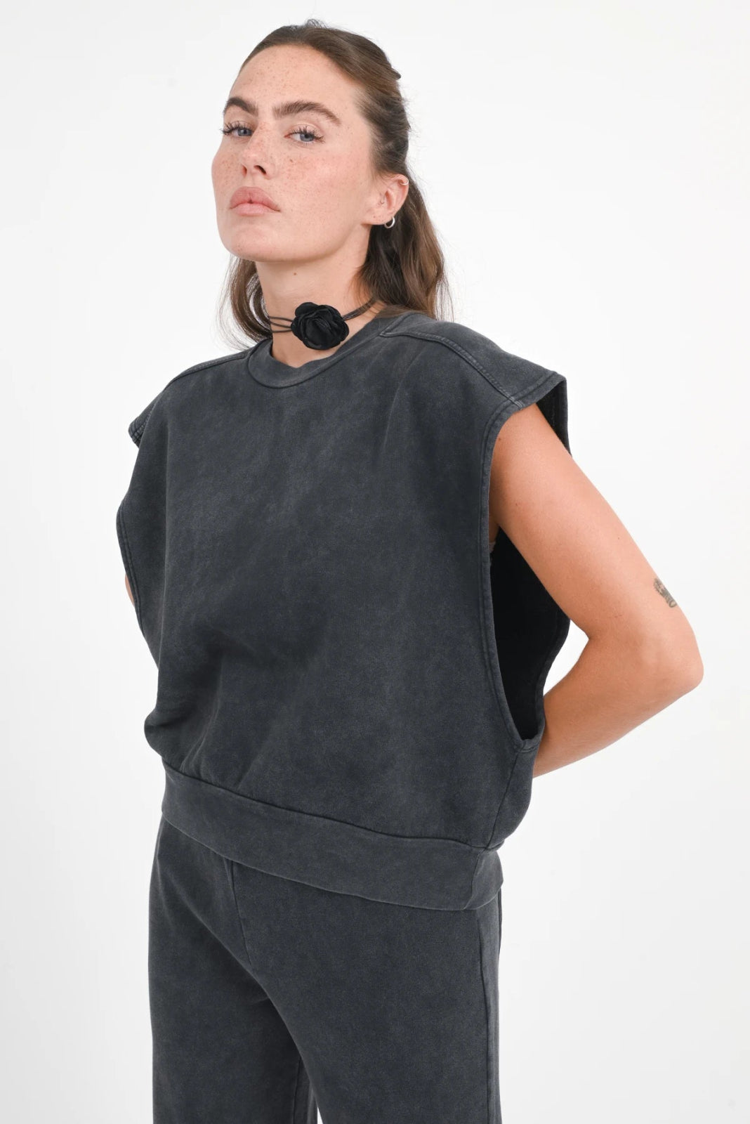 Ärmelloses Sweatshirt mit LOVE - Print Kanpa - Love Joy Victory