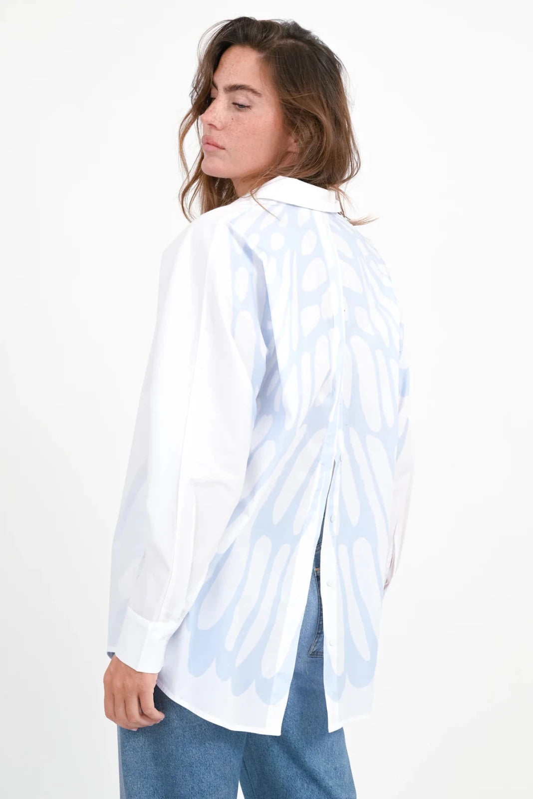 Oversize Bluse mit Rückenprint Marbel - Love Joy Victory