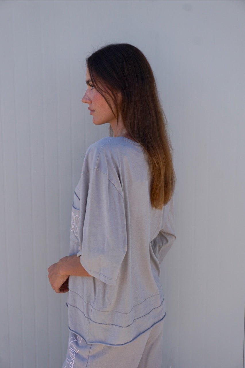 Oversize T-Shirt mit Logo-Print Klette - Love Joy Victory
