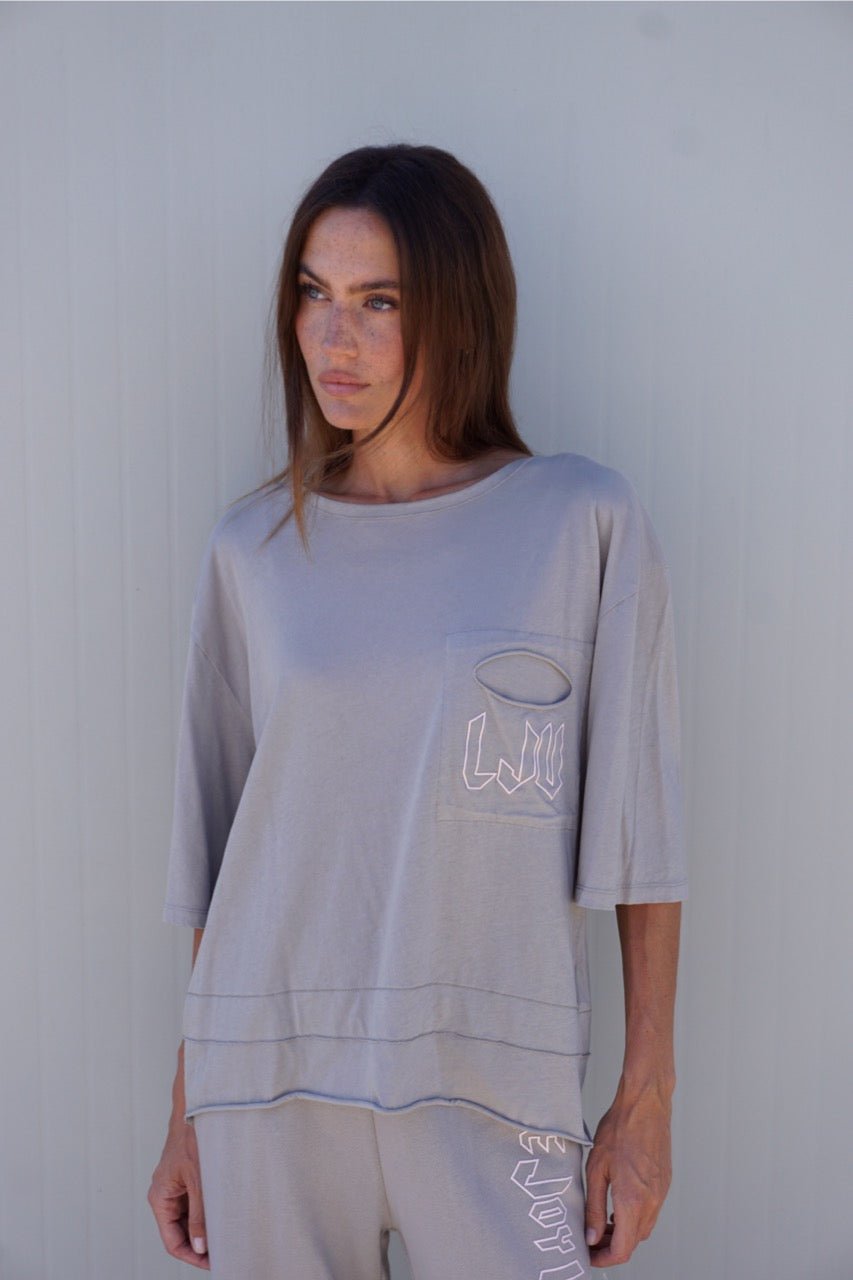 Oversize T-Shirt mit Logo-Print Klette - Love Joy Victory