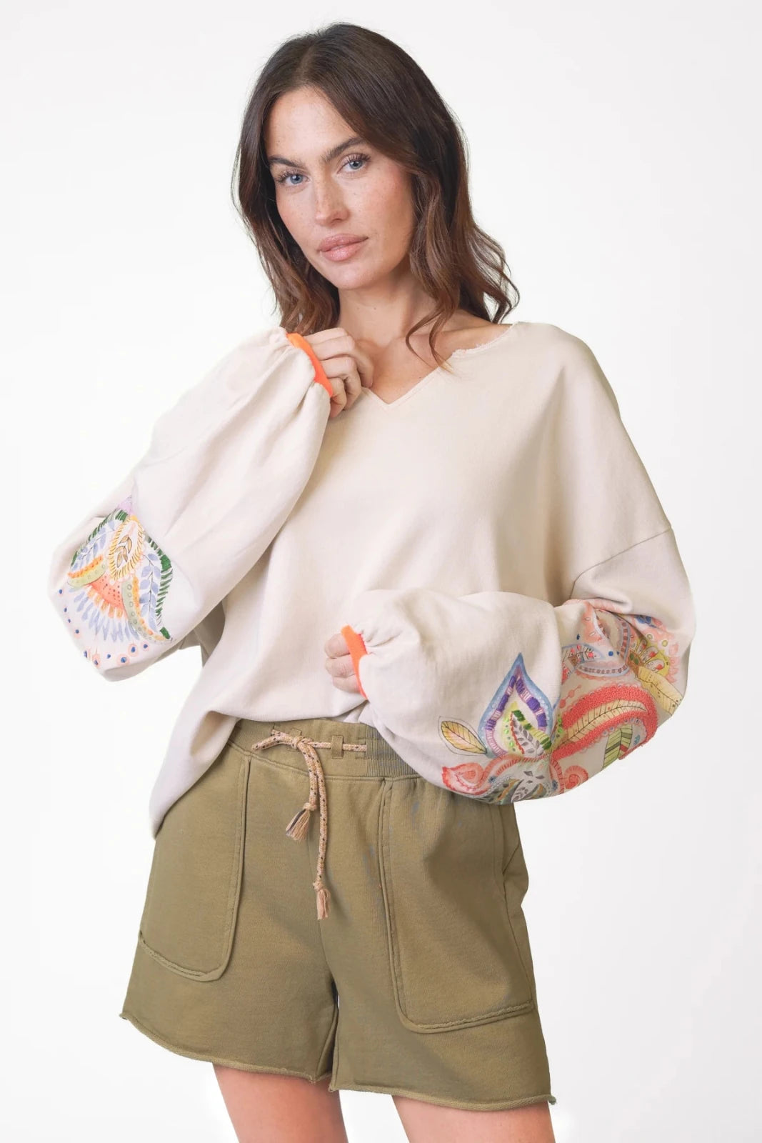 Sweatshirt Alamosa mit Stickerei - Love Joy Victory