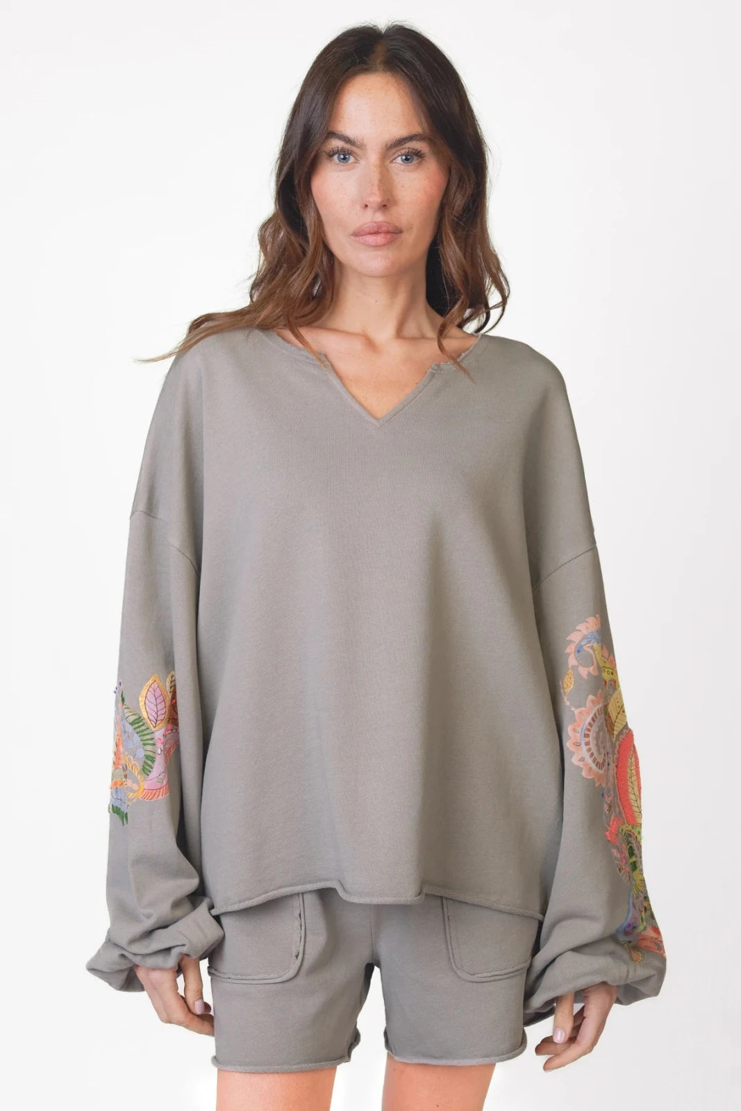 Sweatshirt Alamosa mit Stickerei - Love Joy Victory