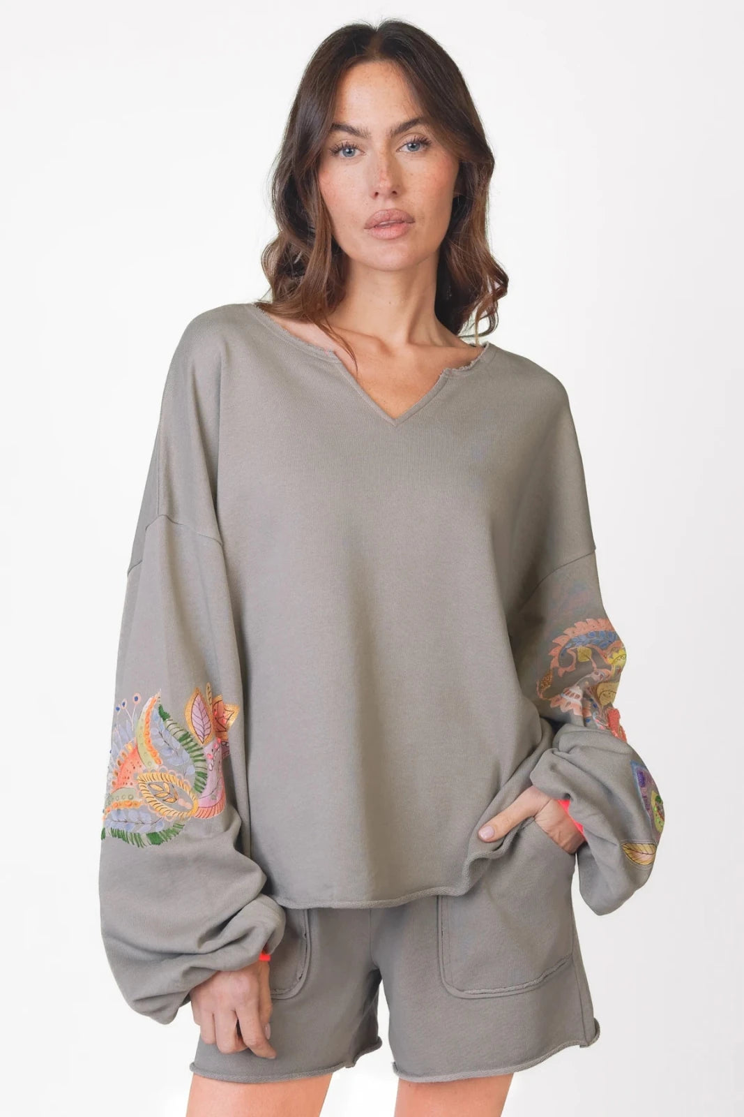 Sweatshirt Alamosa mit Stickerei - Love Joy Victory