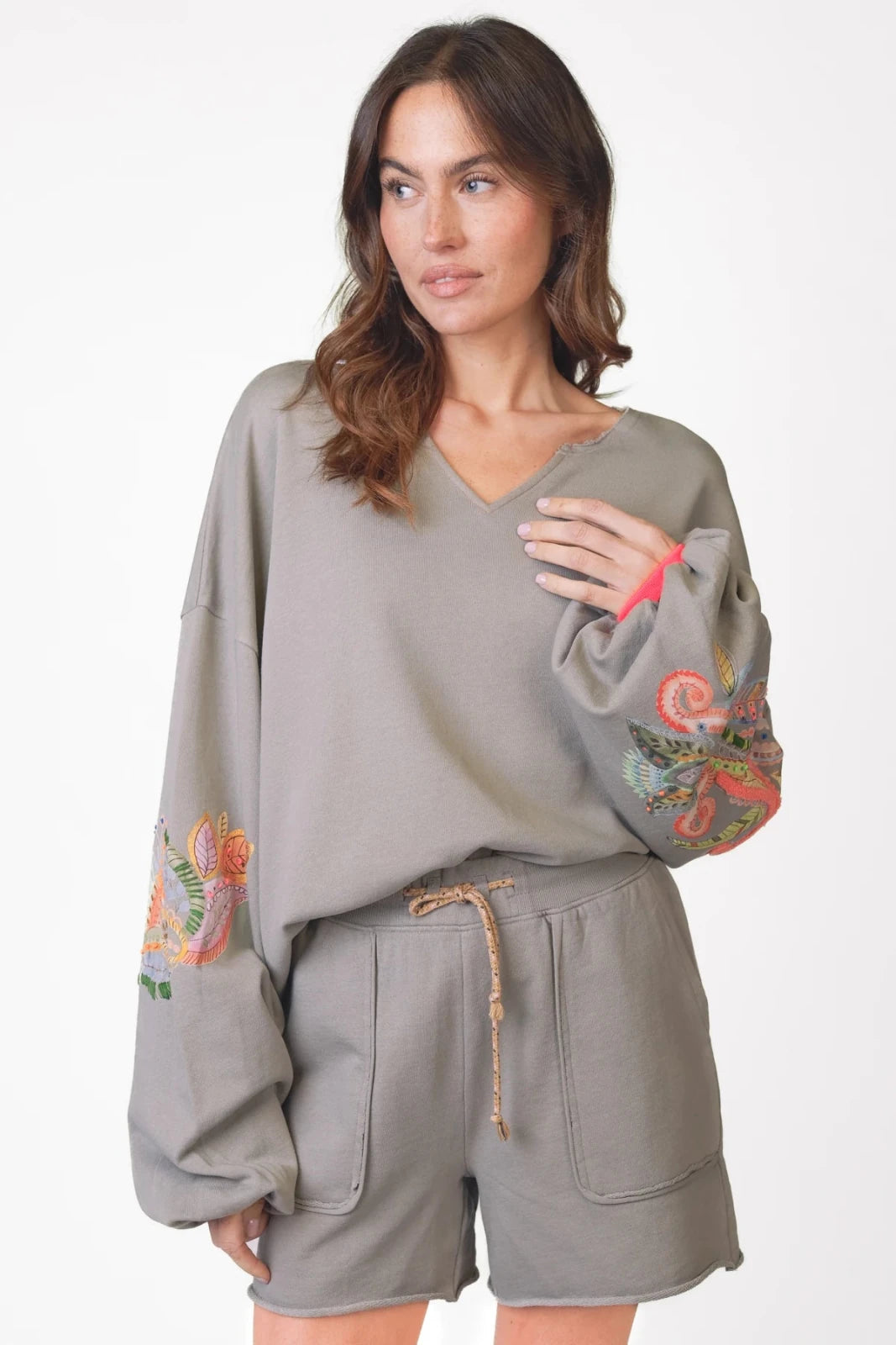 Sweatshirt Alamosa mit Stickerei - Love Joy Victory