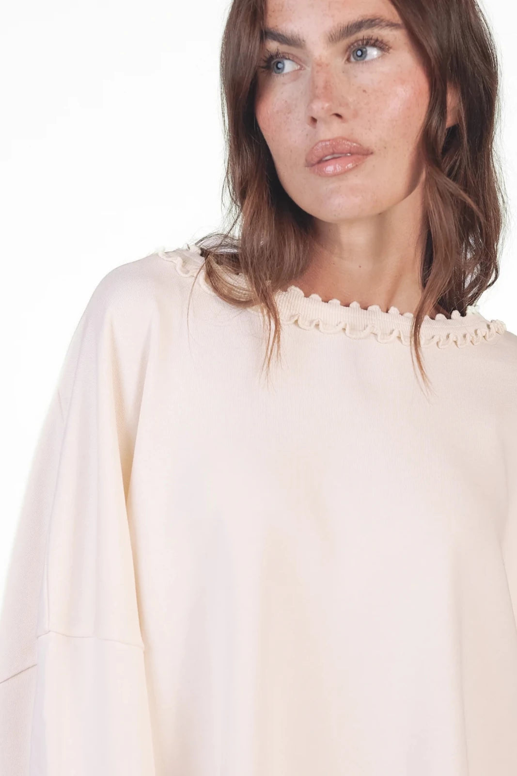 Sweatshirt mit gewellter Rüschenkante Viola - Love Joy Victory