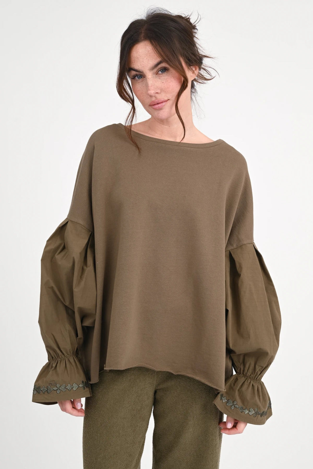 Sweatshirt mit Materialmix Salem - Love Joy Victory