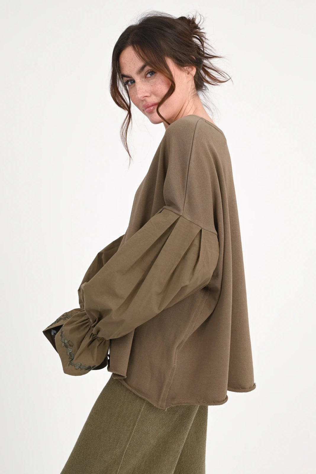 Sweatshirt mit Materialmix Salem - Love Joy Victory