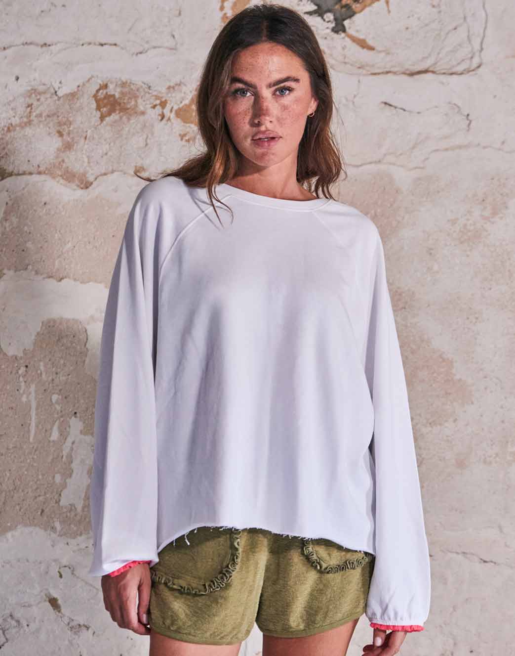 Sweatshirt Tulala - Love Joy Victory