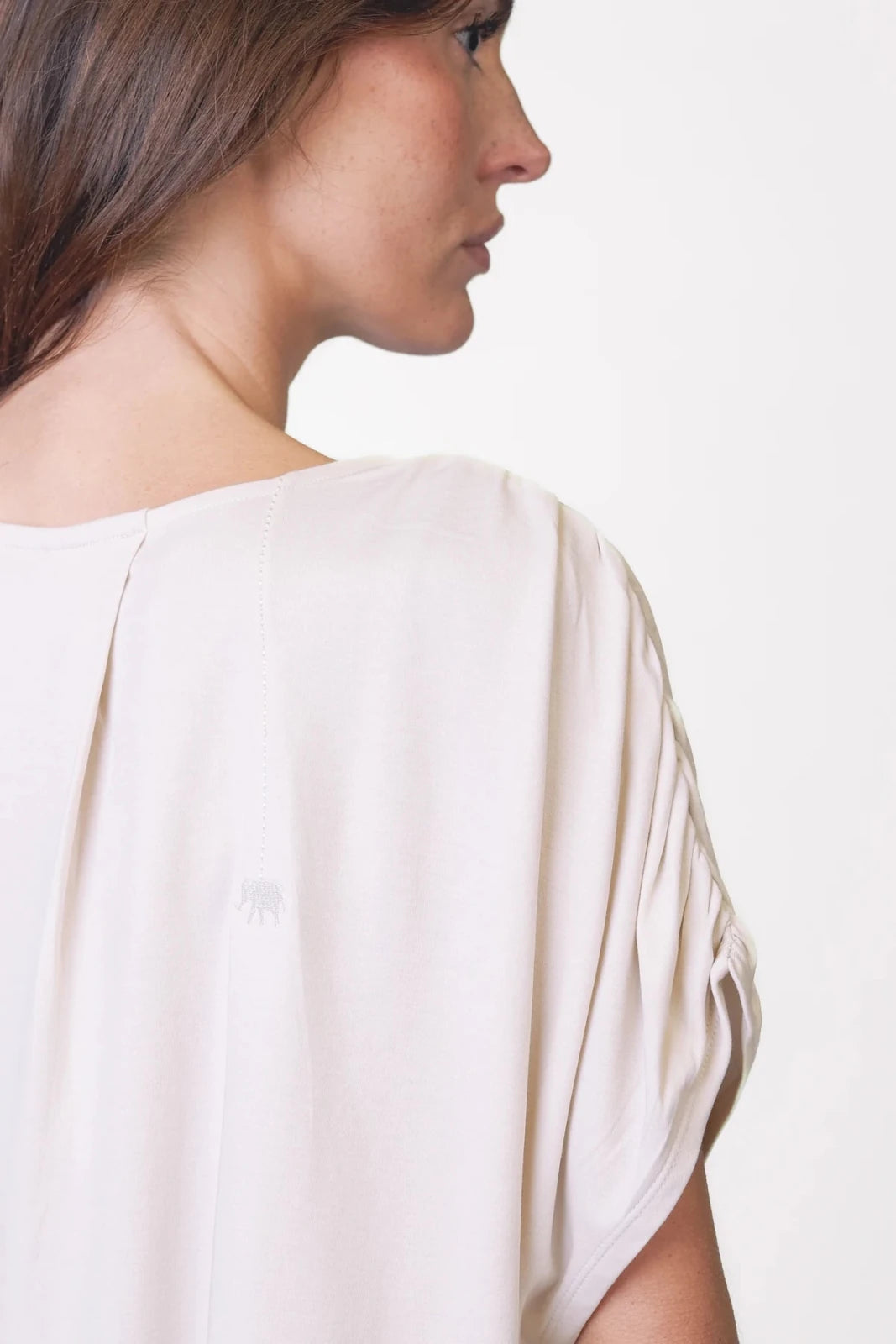 T-Shirt mit Raffung – Aure - Love Joy Victory