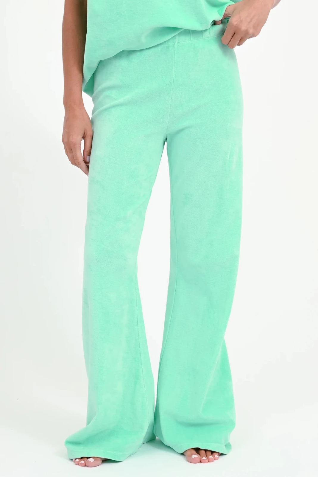 Velvet Sweathose Bajna - Love Joy Victory